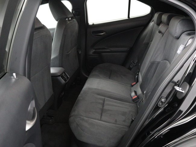 Lexus UX - 250h Preference Line