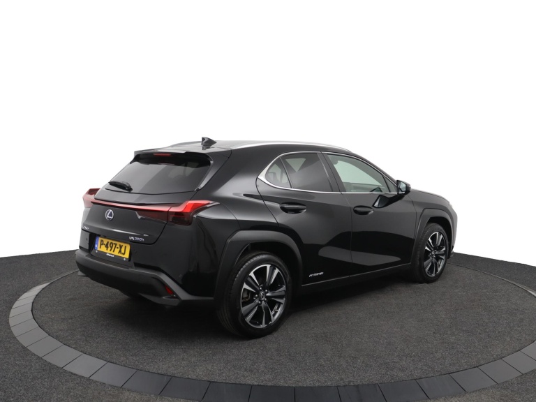 Lexus UX - 250h Preference Line 2