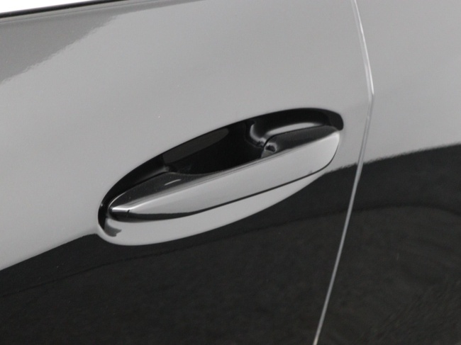 Lexus UX - 250h Preference Line