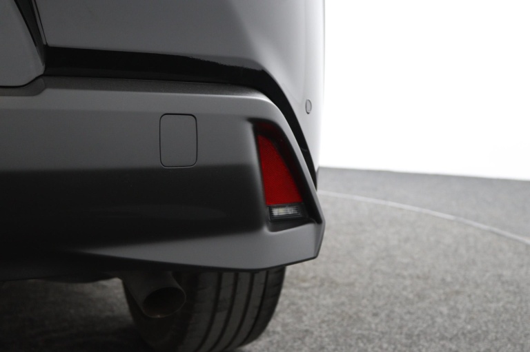Lexus UX - 250h Preference Line 41