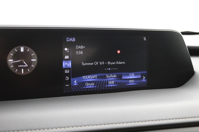 Lexus UX - 250h Preference Line 48