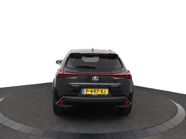 Lexus UX - 250h Preference Line
