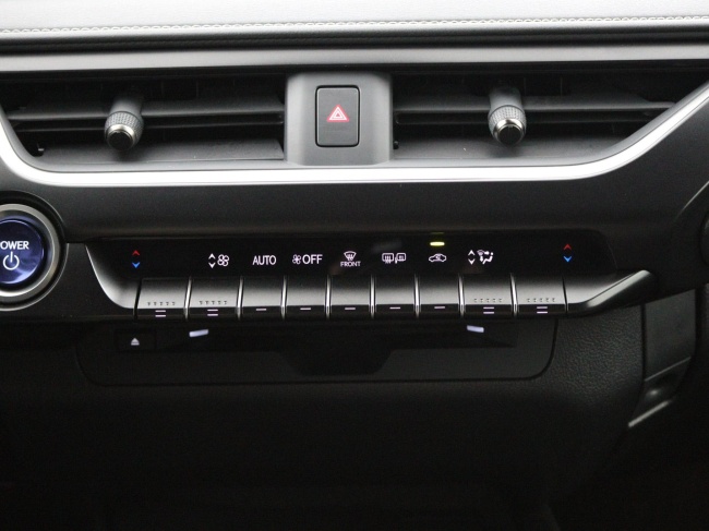 Lexus UX - 250h Preference Line