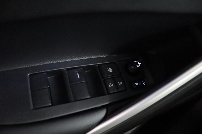 Toyota Corolla Cross - Hybrid 140 Style 26