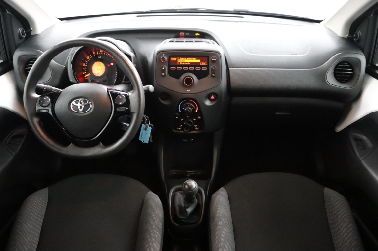 Toyota Aygo - 1.0 VVT-i x-fun 12