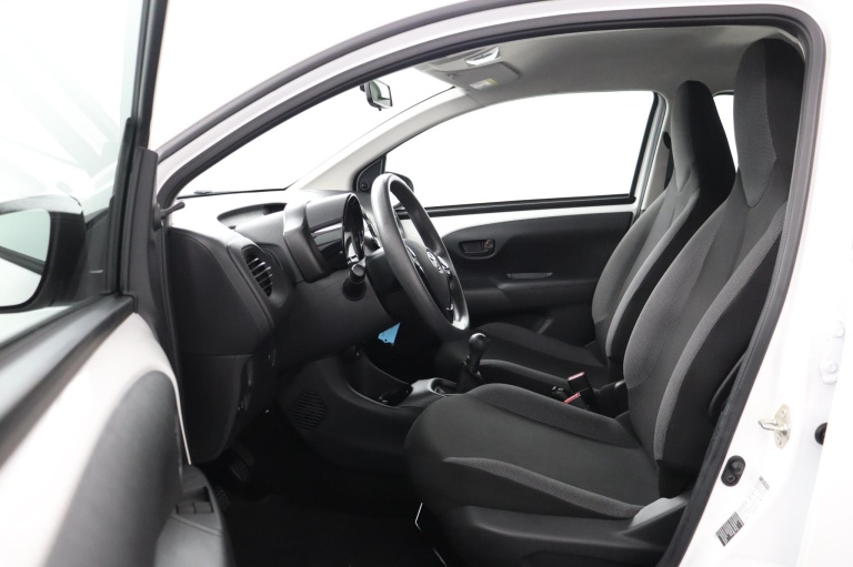 Toyota Aygo - 1.0 VVT-i x-fun 18