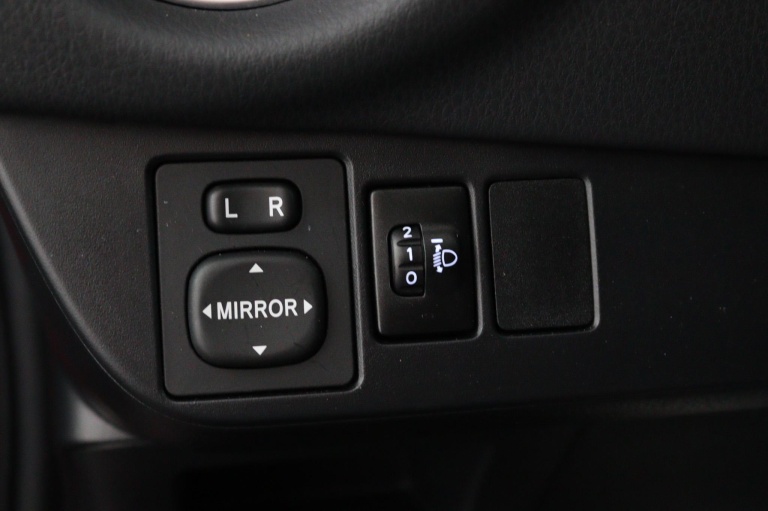 Toyota Yaris - 1.5 Hybrid Y20 Limited 31