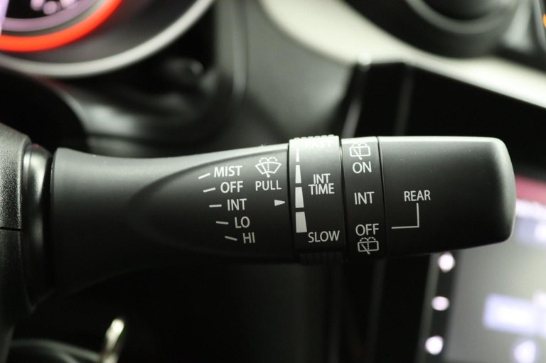Suzuki Swift - 1.2 Select Smart Hybrid 32
