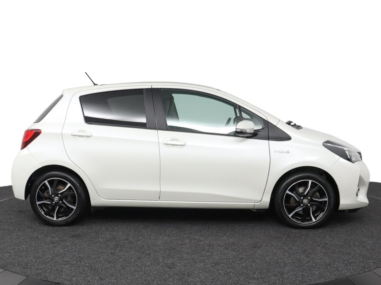 Toyota Yaris - 1.5 Hybrid Volcano Edition 13