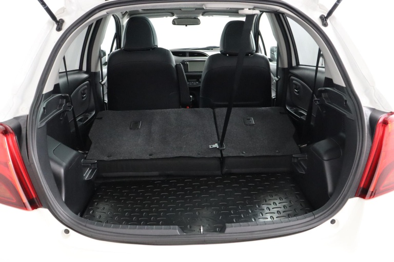 Toyota Yaris - 1.5 Hybrid Volcano Edition 26