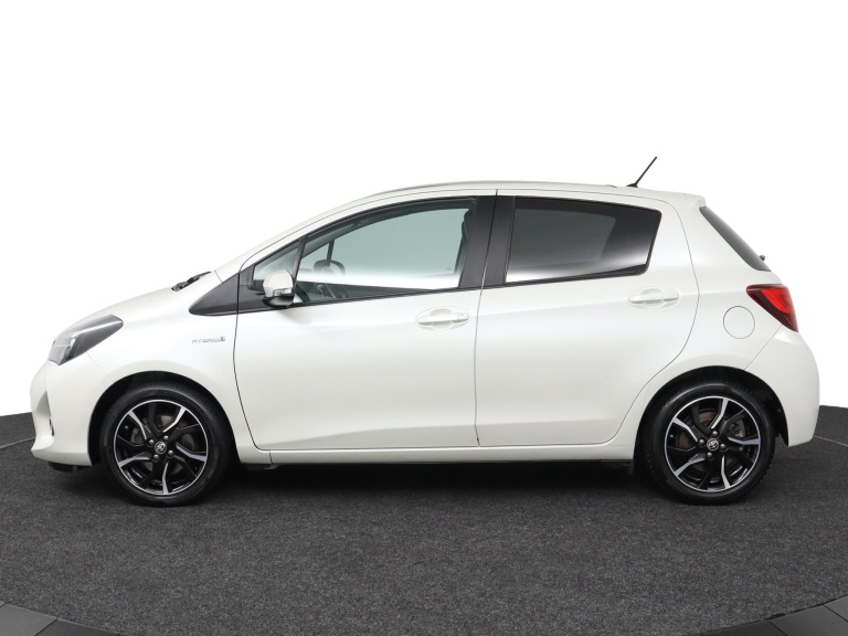 Toyota Yaris - 1.5 Hybrid Volcano Edition 3