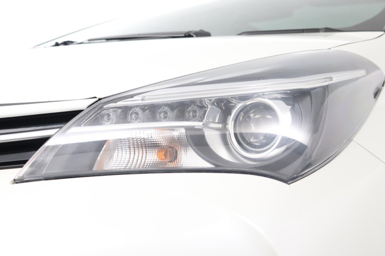 Toyota Yaris - 1.5 Hybrid Volcano Edition 35