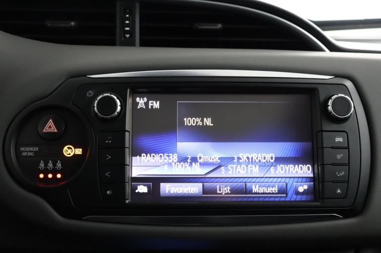 Toyota Yaris - 1.5 Hybrid Volcano Edition 8