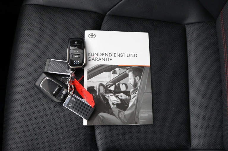 Toyota RAV4 - 2.5 Plug-in Hybrid AWD Bi-Tone Plus 11