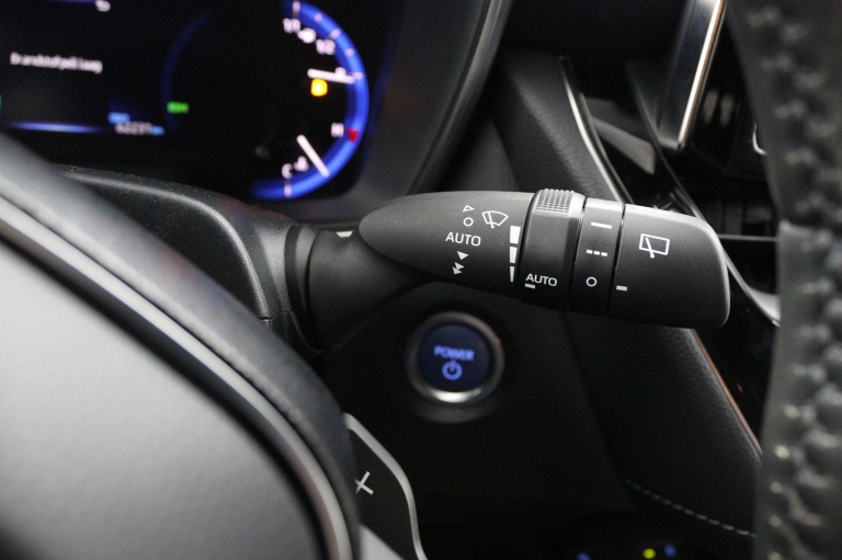 Toyota Corolla Touring Sports - 2.0 Hybrid Trek 32
