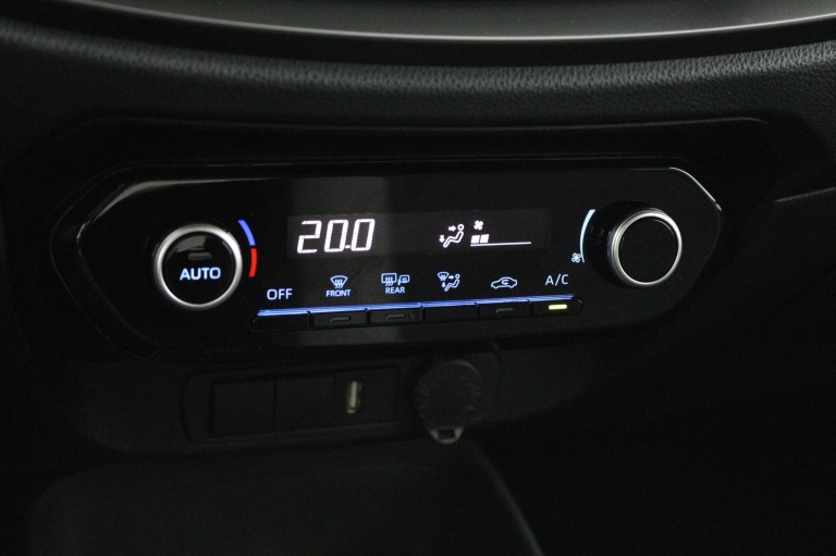 Toyota Aygo X - 1.0 VVT-i S-CVT first 8