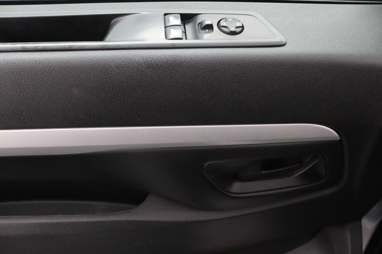 Toyota Proace Dubbele Cabine - Dubbele Cabine 2.0 D-4D 177pk Prof Automaat 31