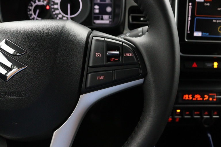 Suzuki Ignis - 1.2 Smart Hybrid Style 19