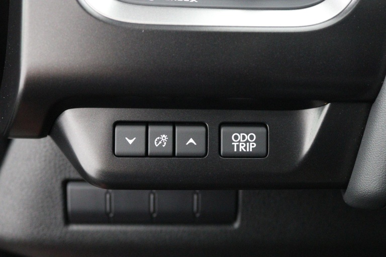 Lexus UX - 250h Business Line 27