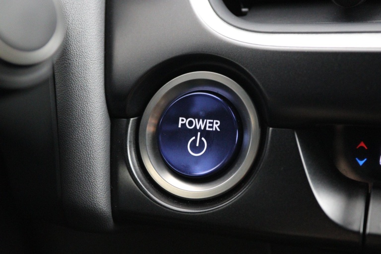 Lexus UX - 250h Business Line 40