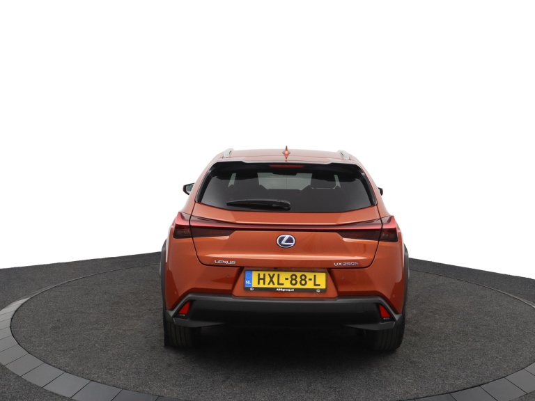 Lexus UX - 250h Business Line 52