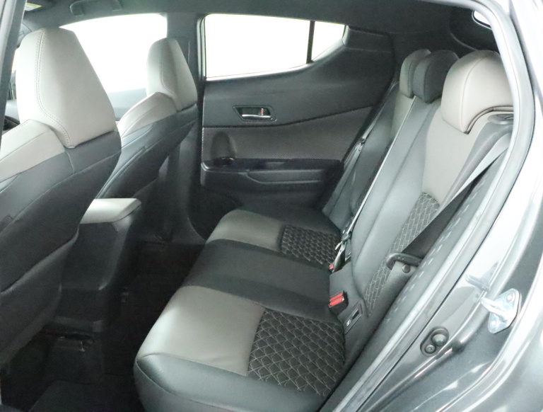 Toyota C-HR - 1.8 Hybrid Executive 18