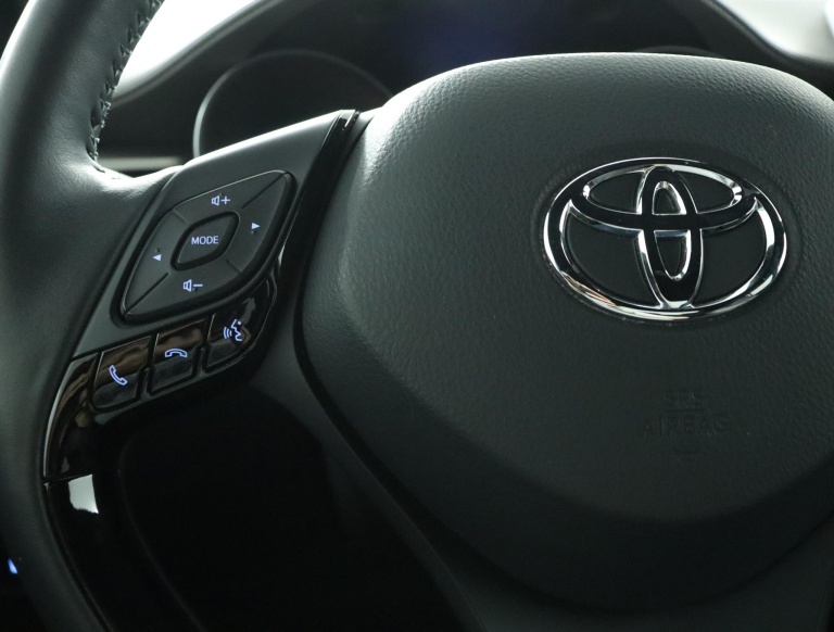 Toyota C-HR - 1.8 Hybrid Executive 19