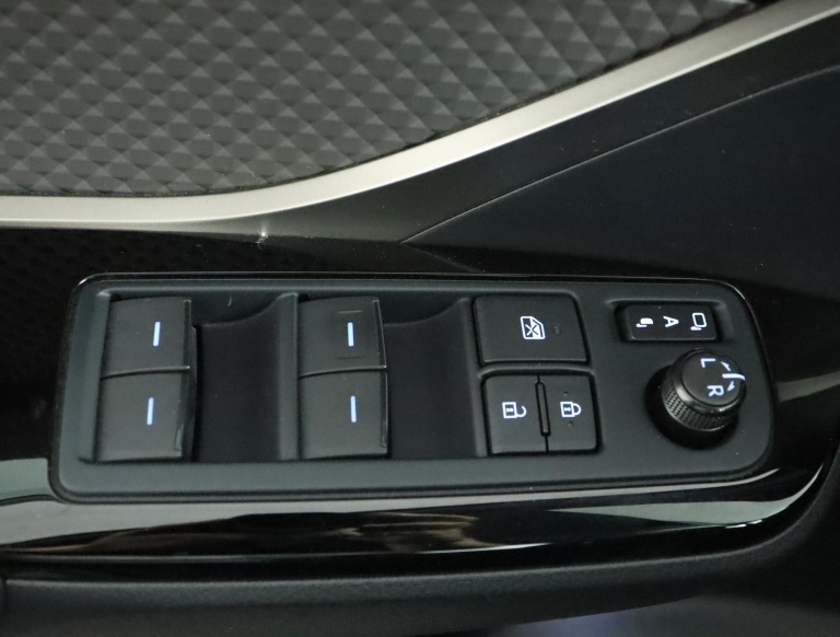 Toyota C-HR - 1.8 Hybrid Executive 30