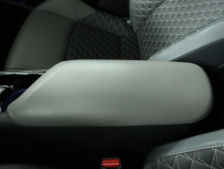 Toyota C-HR - 1.8 Hybrid Executive 64