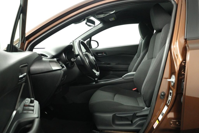 Toyota C-HR - 1.8 Hybrid Dynamic 16