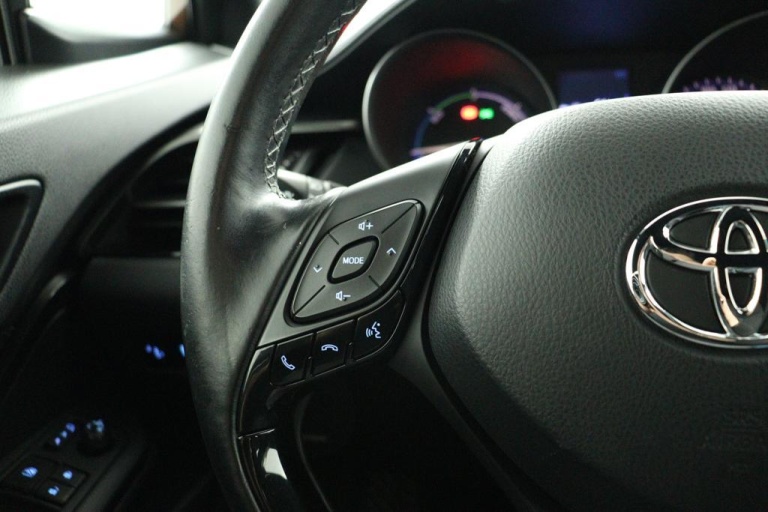 Toyota C-HR - 1.8 Hybrid Dynamic 18