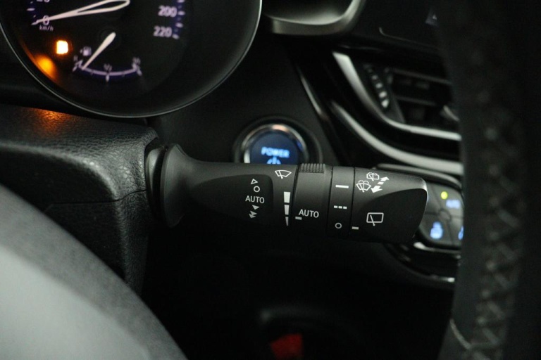Toyota C-HR - 1.8 Hybrid Dynamic 30
