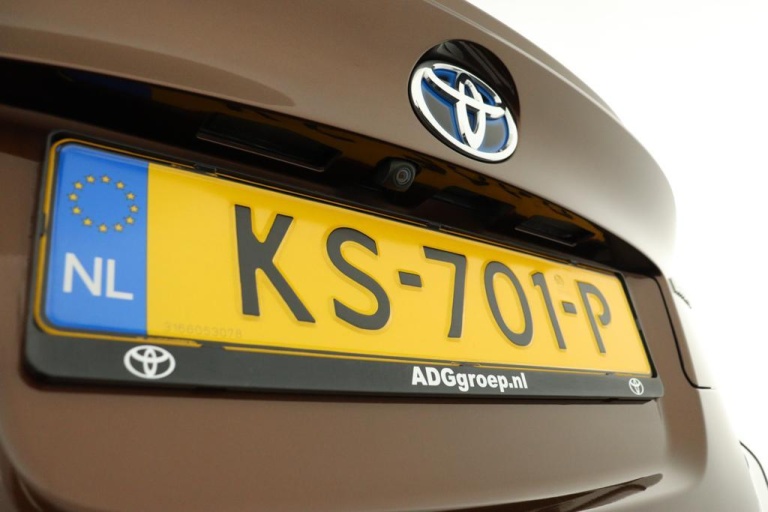 Toyota C-HR - 1.8 Hybrid Dynamic 38
