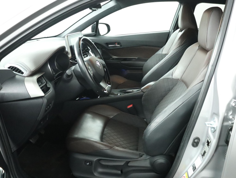 Toyota C-HR - 1.8 Hybrid Executive 17