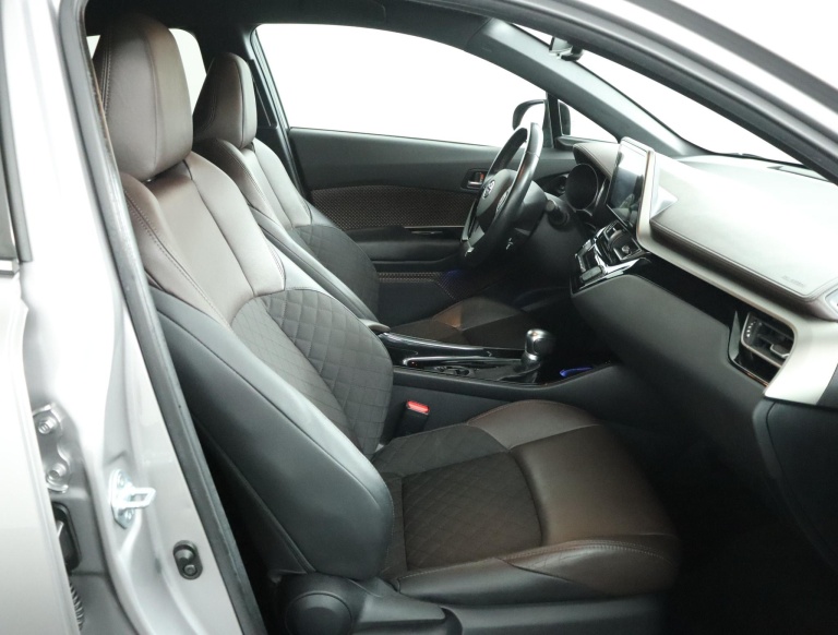 Toyota C-HR - 1.8 Hybrid Executive 22