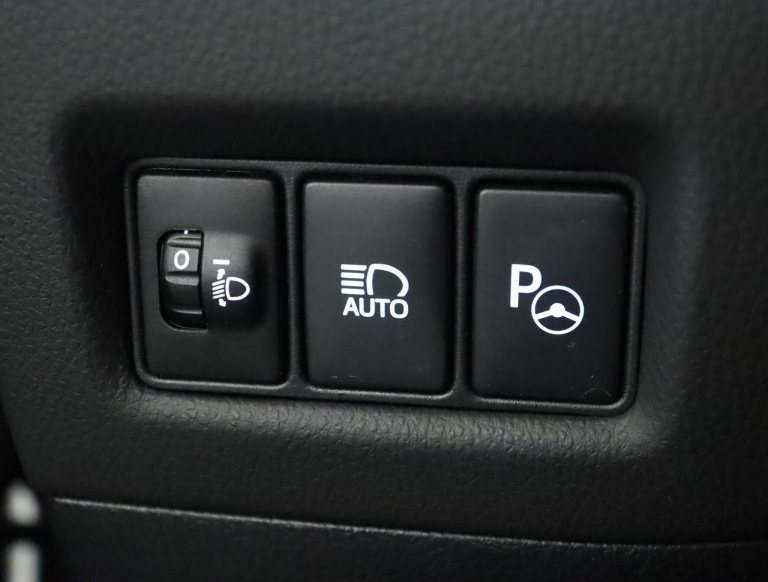 Toyota C-HR - 1.8 Hybrid Executive 30
