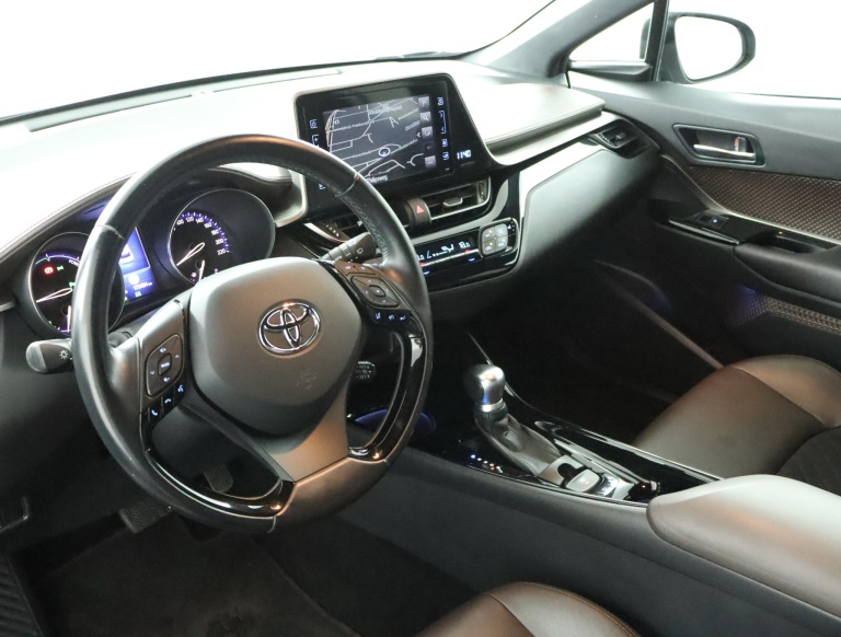 Toyota C-HR - 1.8 Hybrid Executive 65