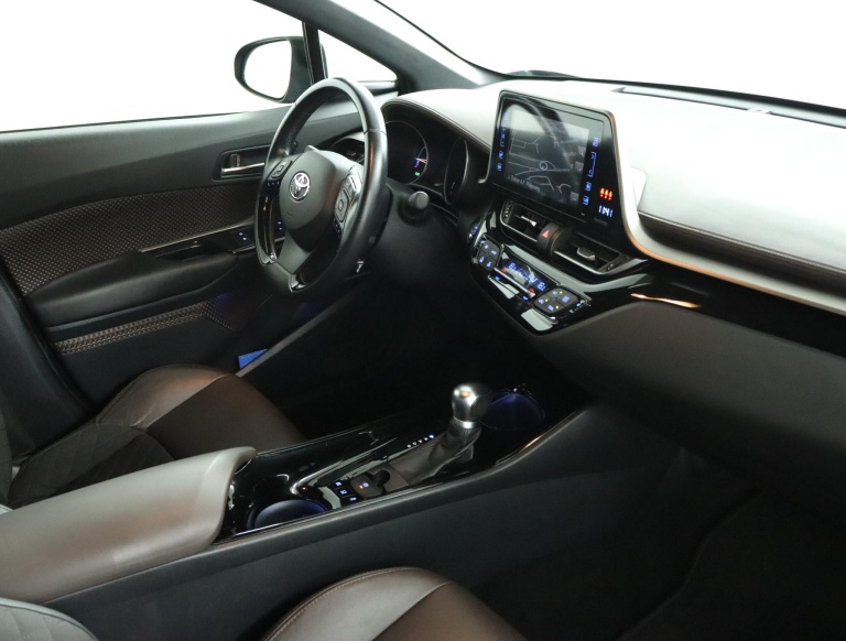Toyota C-HR - 1.8 Hybrid Executive 67