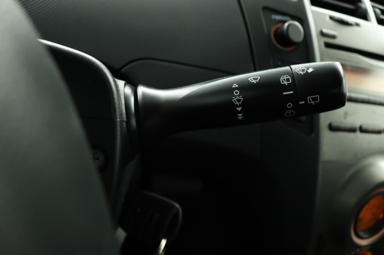 Toyota Yaris - 1.3 VVTi Aspiration 29