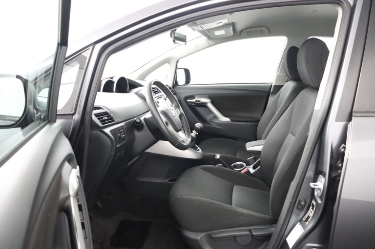 Toyota Verso - 1.6 VVT-i Aspiration 17