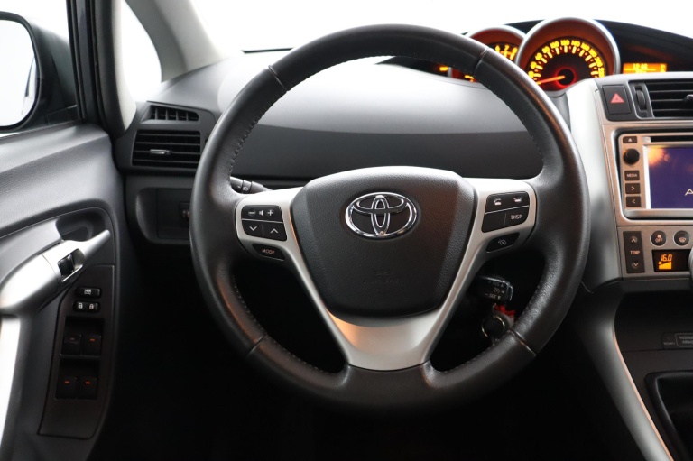 Toyota Verso - 1.6 VVT-i Aspiration 19