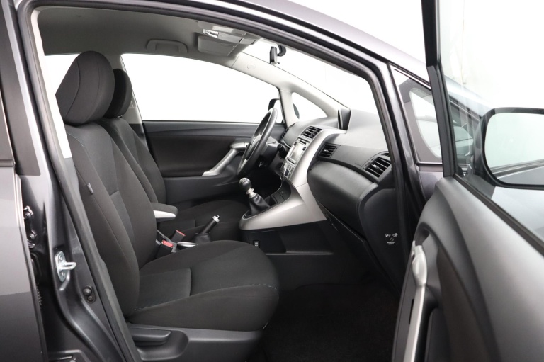 Toyota Verso - 1.6 VVT-i Aspiration 21