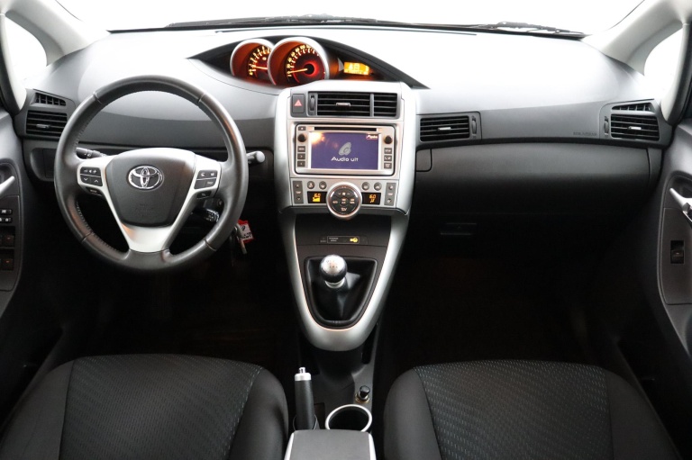 Toyota Verso - 1.6 VVT-i Aspiration 4