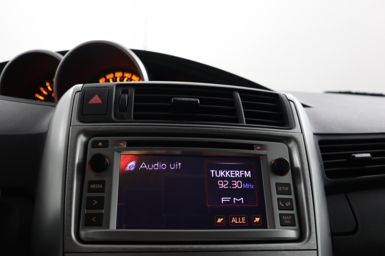 Toyota Verso - 1.6 VVT-i Aspiration 8