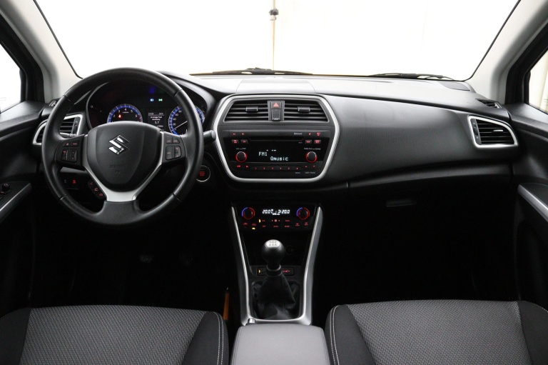 Suzuki SX4 S-Cross - 1.6 Exclusive 11