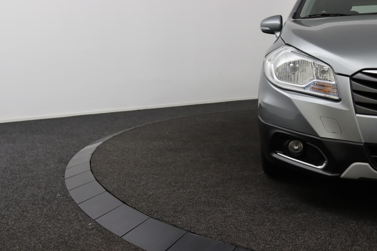 Suzuki SX4 S-Cross - 1.6 Exclusive 38