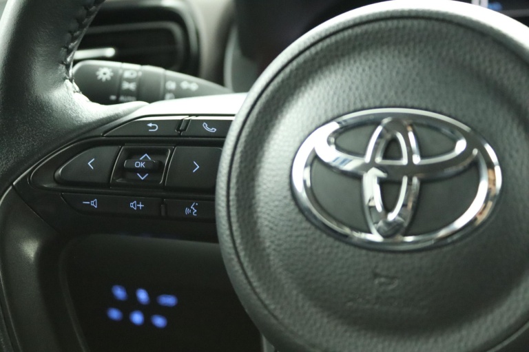 Toyota Yaris Cross - 1.5 Hybrid Executive 19