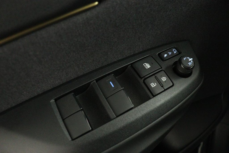 Toyota Yaris Cross - 1.5 Hybrid Adventure Limited 26