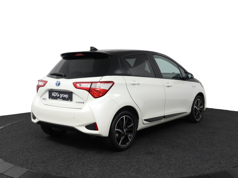 Toyota Yaris - 1.5 Hybrid Bi-Tone 2
