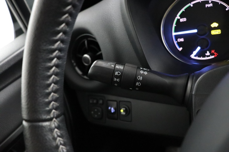Toyota Yaris - 1.5 Hybrid Bi-Tone 30